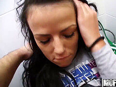 Mofos - Public Pick Ups - Samantha Johnson - Gimme a peek