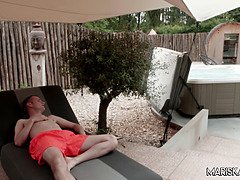 アナル, お尻, デカパイ, フェラチオ, 茶髪の, 巨乳な, ハードコア, アウトドア