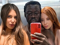 Culo grande, Estilo perrito, Ffm, Interracial, Tetas naturales, Flaco, Adolescente, Tetas
