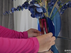 Tussi, Grosser schwanz, Vollbusig, Interrassisch, Lecken, Milf, Monster, Muschi