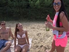 Cul, Beauté, Sucer une bite, En levrette, Branlette thaïlandaise, De plein air, Pov, Adolescente