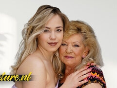 Cul, Doigter, Mamie, Lesbienne, Léchez, Petite femme, Chatte, Nénés
