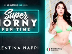 Pop, Vingeren, Gapende, Masturbatie, Natuurlijke tieten, Alleen, Tieten likken, Speelgoed