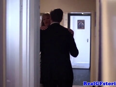 Grote mammen, Naakte man aangeklede vrouw, Bedriegen, Huisvrouw, Man, Realiteit, Slet, Slikken