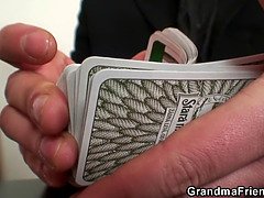 Blasen, Braunhaarige, Handjob, Reif, Milf, Mutti, Realität, Sich ausziehen