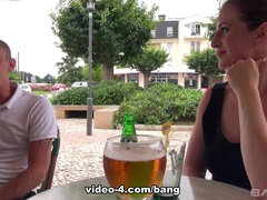 Grote kont, Pijpbeurt, Schattig, Diep in de keel, Lul, Buiten, Openbaar, Tatoeage