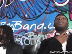 Grote lul, Blond, Groepseks ejactulatie, Rondborstig, Hondjeshouding, Groepseks, Hardcore, Interraciaal