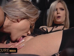 Kont, Grote mammen, Blond, 1 man 2 vrouwen, Likken, Kut duiken, Kousen, Trio