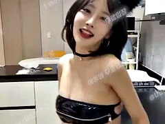 3305 KBJ Han Seon-wol Cheongwol, BJ Hae-ni When I was broadcasting, I would wake up every time I heard his voice. Tele UB892