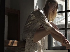Blonde gets cum on her toes Violette Pure