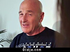 Gorgeous 18 Year Old Fucking And Sucking Old Man