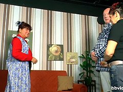 エロ熟女, バック, 女 人男 人, 指いじり, お婆さん, オナニー, 熟年, 三人