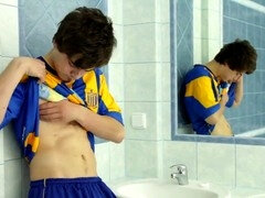 Justin shows off in the shower while enjoying some solo fun