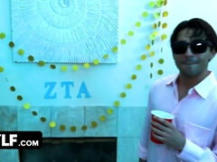 Tir de sperme, Fétiche, Mère que j'aimerais baiser, Orgie, Fête, Chatte, Chaussettes, Plan cul à trois