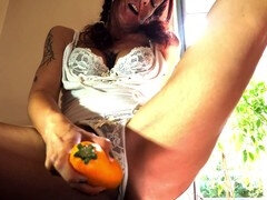 Real experience: girl gets off while using sex toy