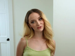 Stepsister is going to be a  nudist to seduce him