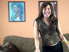 Américain, Sucer une bite, Brunette brune, Fait maison, Mature, Mère que j'aimerais baiser, Maman, Suçant