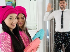 18 jahre, Grosser arsch, Blasen, Hundestellung, Frau frau mann, Natürlichen titten, Jungendliche (18+), Titten