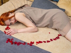 Amateur, Culo, Penetracion con dedos, Masturbación, Pelirrojo, Flaco, Solo, Tetas