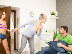 Bedriegen, Dochter, Hakken, Moeder die ik wil neuken, Moeder, Olie, Rijden, Tietenklus