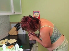 Mooie dikke vrouwen, Rondborstig, Harig, Keuken, Masturbatie, Natuurlijke tieten, Speelgoed, Vrouw