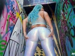 Grosse titten, Frau, Hd, Milf, Solo, Tätowierung