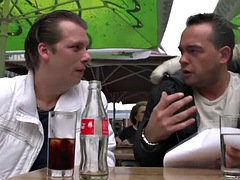 Gros seins, Sucer une bite, Brunette brune, Néerlandais, Européenne, Masturbation, Prostituée, Réalité