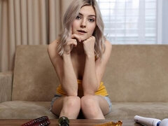 18 ans, Blonde, Gode, Doigter, Masturbation, Solo, Dénudage, Jouets