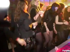 Kont, Rondborstig, Sperma in gezicht, Fetisj, Interraciaal, Rijpe lesbienne, Feest, Openbaar