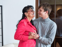 18 jaar, Bruinharig, Man die toekijkt, Lul, Rijpe lesbienne, Moeder die ik wil neuken, Pornster, Tiener