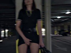Gros cul, Brunette brune, Fétiche, Masturbation, De plein air, Public