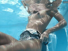 Playa, Culo grande, Tetas grandes, Hembra, Fetiche, Desnudo, Piscina, Público