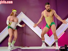 Curvy redhead tranny sucked before sex in workout gear