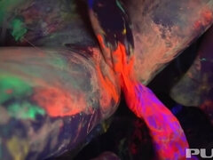 Chica, Verga grande, Tetas grandes, Corridas faciales, Madres para coger, Perforación, Pov, Tatuaje