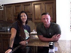 Asiatique, Grosse bite, Sucer une bite, Gorge profonde, Hd, Interracial, Muscle, Adolescente
