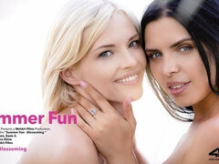 Большая жопа, Пальцем, Поцелуи, Белье, Мастурбация, Милф, На природе, Стриптизерша