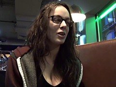 Любители, Британки, Подружка, На публике, Киски, Под юбкой, Подглядывание