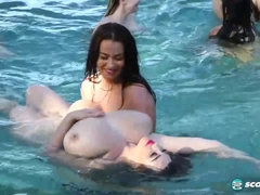 Strand, Blondine, Braunhaarige, Gruppe, Milf, Nackt, Pool, Jungendliche (18+)