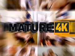 Blond, Hd, Logement, Vrijster, Rijpe lesbienne, Russisch, Zuigen, Uniformpje