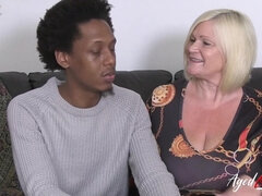 Wohlbeleibte schöne frauen, Fett, Oma, Behaart, Reif, Muschi, Flotter dreier, Titten