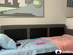 Enthousiasteling, Bruinharig, Seksspeelgoed, Huisgemaakt, Geschoren, Mager, Tieten likken, Speelgoed