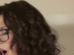 Blasen, Paar, Europäisch, Aufs gesicht abspritzen, Handjob, Latina, Büro, Muschi