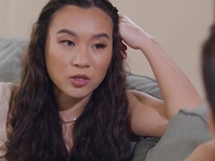 18 jaar, Grote mammen, Bruinharig, Interraciaal, Lesbisch, Moeder die ik wil neuken, Zuigen, Tiener