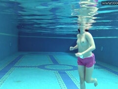 Tchèque, Nue  à poil, Piscine, Soeurs, Adolescente, Serré, Nénés, Sous marin