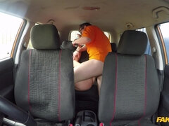 Verga grande, Rubia, Coche, Garganta profunda, Lamidas, Montar, Afeitado, Tetas