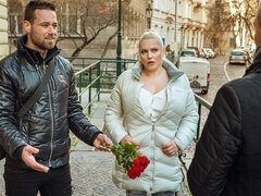 Grosse titten, Blondine, Vollbusig, Paar, Milf, Geld, Realität, Ehefrau