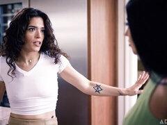 Grosser arsch, Fingern, Lecken, Masturbation, Natürlichen titten, Muschi, Rasiert, Entkleiden