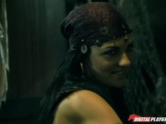 Большие сиськи, Блондинки, Две девушки, Натуральные сиськи, Пирсинг, Киски, Реалити, Втроем