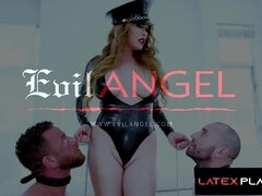 Tetas grandes, Tetona, Garganta profunda, Corridas faciales, Dominacion femenina, Fetiche, Látex, Cuero