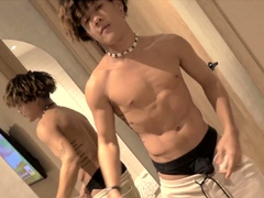 Latino muscle beach boy Ciao Alves is showering abs